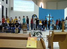 Culto com participação dos jovens