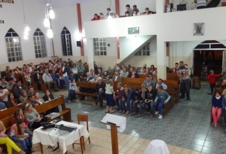 Culto com Santa Ceia, oração memorial e anúncio de bênção matrimonial na Comunidade de Belém/ES