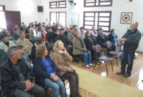 Em Itapoá: Aperfeiçoando a liderança...