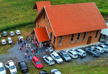 Templo da Comunidade Km 10 é inaugurado em Trombudo Central